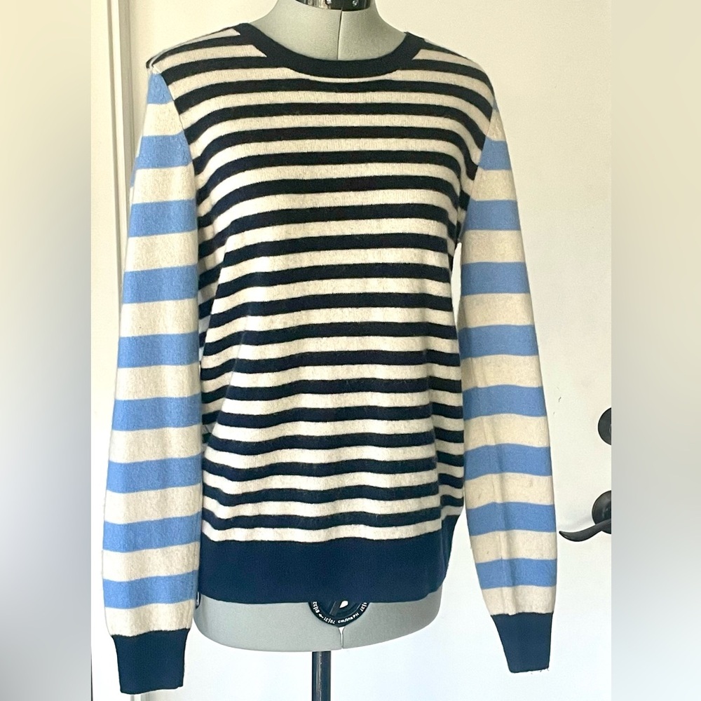 Saks Fifth Avenue 100% Cashmere sweater, contrasting navy/light blue stripes, M